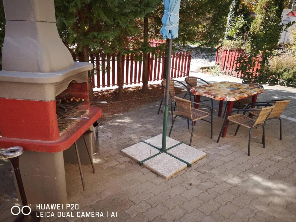 The Corner House Panzio Ξενοδοχείο Tata Εξωτερικό φωτογραφία