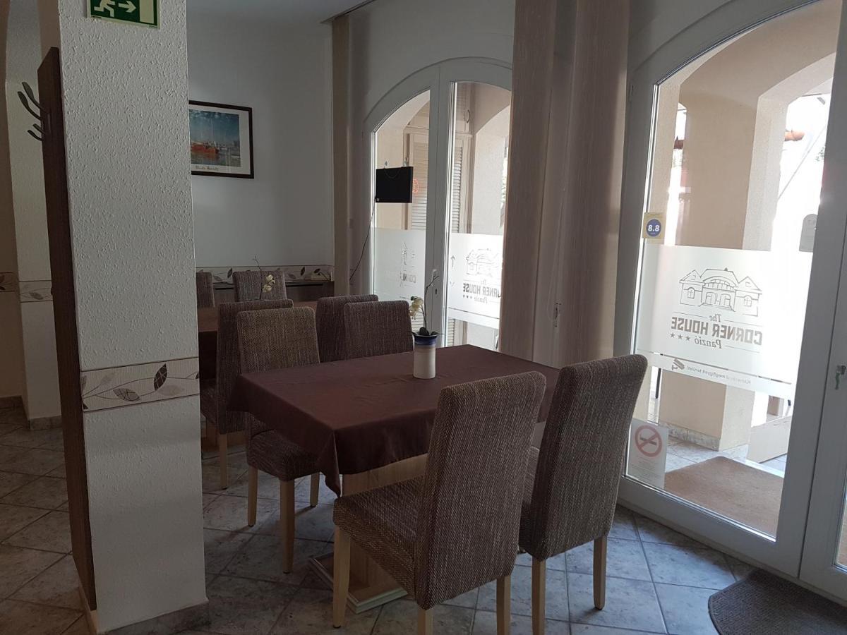 The Corner House Panzio Ξενοδοχείο Tata Εξωτερικό φωτογραφία