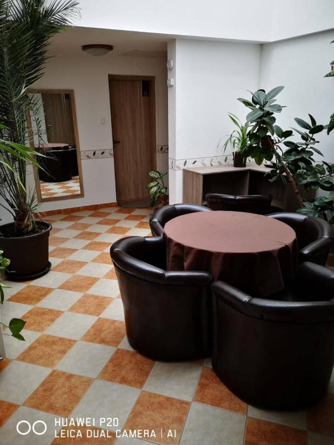 The Corner House Panzio Ξενοδοχείο Tata Εξωτερικό φωτογραφία